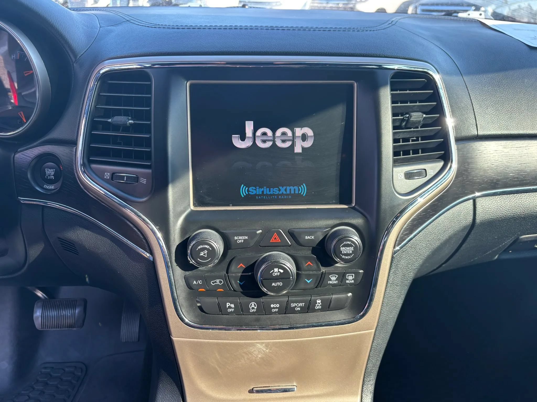 Used 2016 Jeep Grand Cherokee Summit w/ Platinum Series Group AWD/4WD image 23