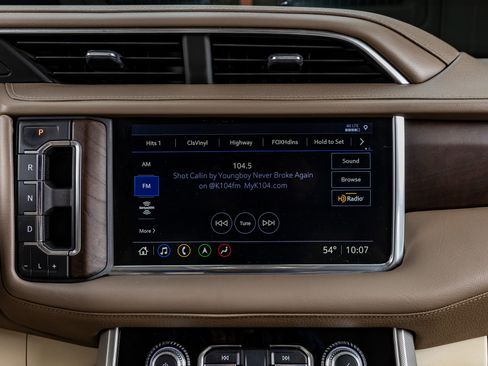 Used 2021 GMC Yukon Denali w/ Denali Premium Package image 26