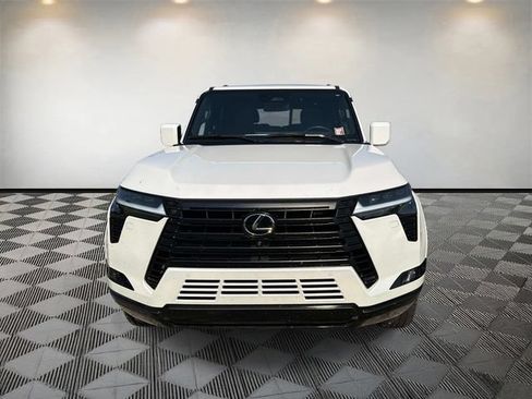 Used 2025 Lexus GX 550 w/ Cold Area Package AWD/4WD image 2