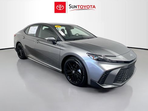 Used 2026 Toyota Camry SE FWD image 1