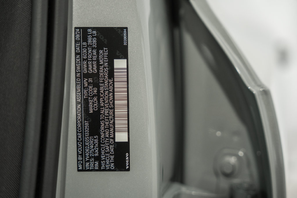 Used 2025 Volvo XC90 B6 Plus w/ Protection Package Premier AWD/4WD image 38