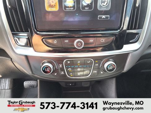 Used 2018 Chevrolet Traverse LT FWD image 24