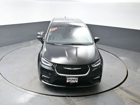 Used 2024 Chrysler Pacifica Select image 43