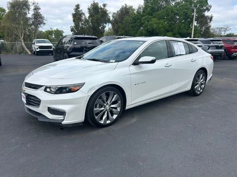 Used 2017 Chevrolet Malibu Premier w/ Premier Sun and Wheel Package FWD image 3