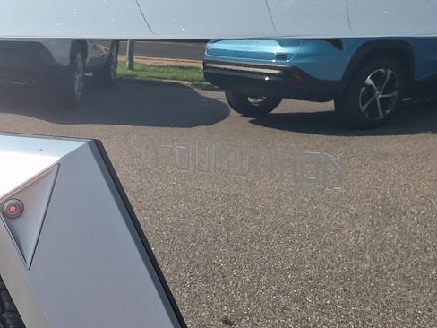 Used 2024 Tesla Cybertruck AWD Crew Cab image 26