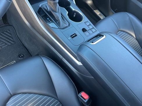 Used 2024 Toyota Highlander XSE image 20