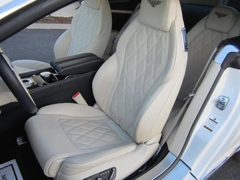 Used 2015 Bentley Continental GT image 23