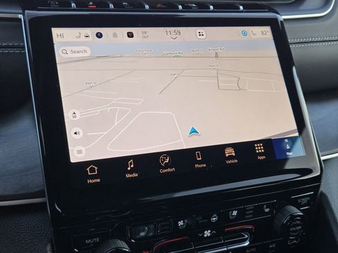 New 2025 Jeep Grand Cherokee L Limited image 11