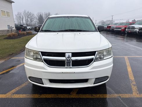 Used 2010 Dodge Journey SE image 3