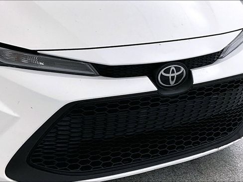 Used 2020 Toyota Corolla LE w/ LE Premium Package image 38