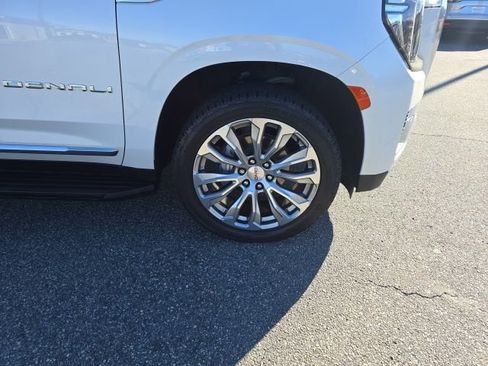 Used 2023 GMC Yukon Denali image 9