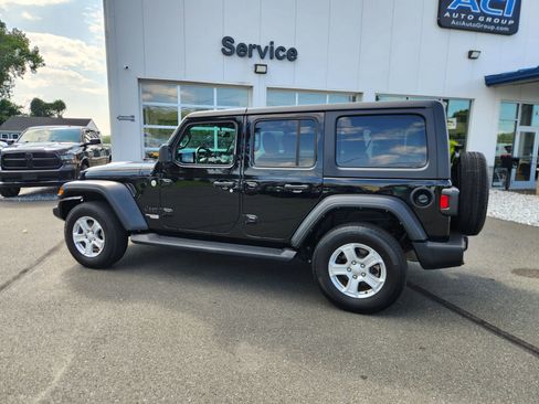 Used 2021 Jeep Wrangler Unlimited Sport image 9
