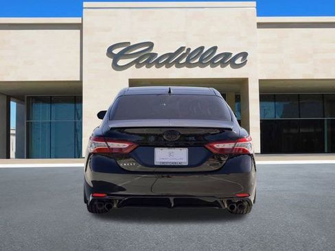 Used 2020 Toyota Camry XSE image 4