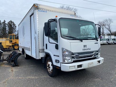 Used 2019 Isuzu NPR image 1