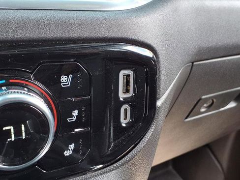 Used 2025 GMC Sierra 1500 SLT image 8