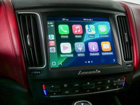 Used 2019 Maserati Levante S GranSport image 4