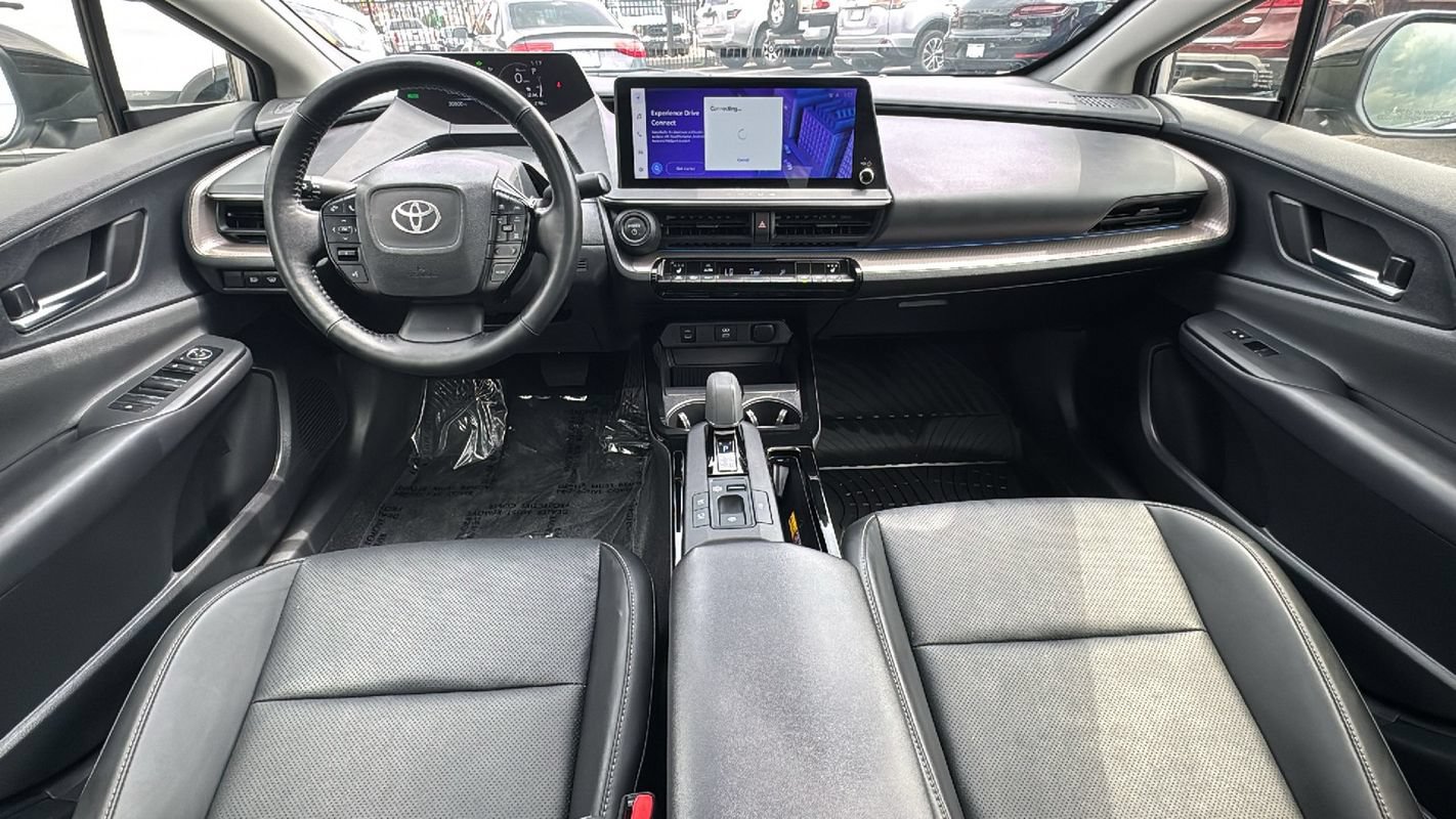 Used 2024 Toyota Prius XLE FWD image 22