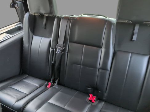 Used 2015 Ford Expedition Platinum RWD image 34