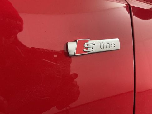 Used 2024 Audi Q3 2.0T Premium image 34