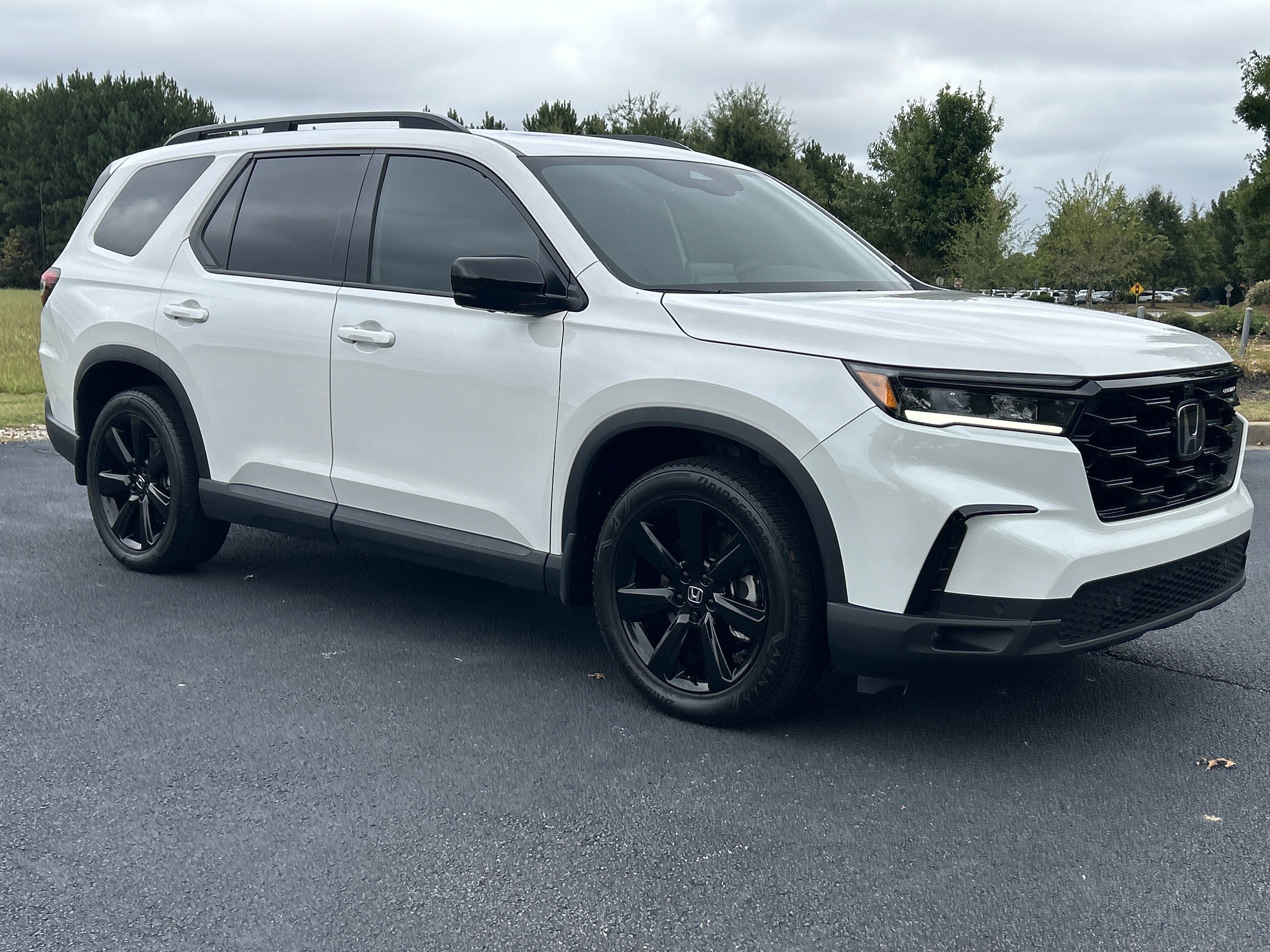 Certified 2025 Honda Pilot Black Edition image 2
