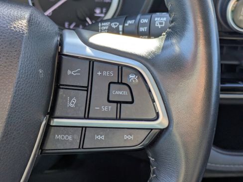 Certified 2023 Toyota Highlander LE image 19