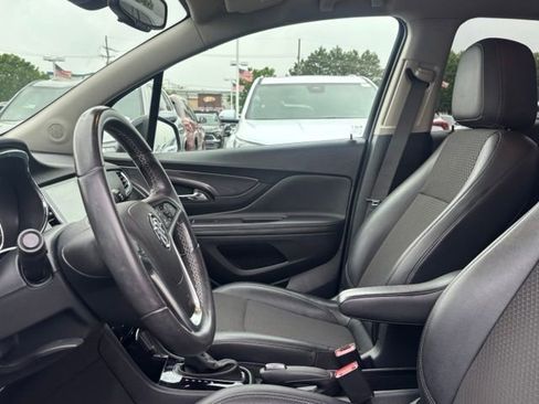 Used 2020 Buick Encore Preferred AWD/4WD image 12
