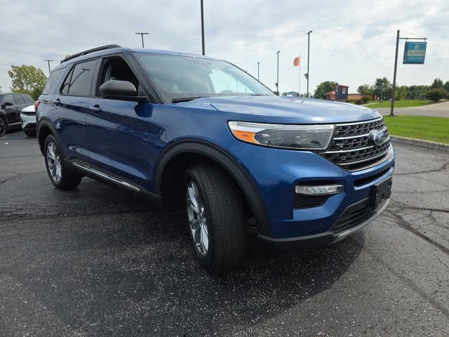 Used 2020 Ford Explorer XLT w/ Equipment Group 202A AWD/4WD image 8