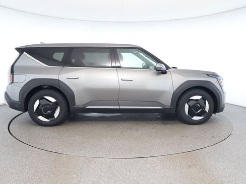 Used 2024 Kia EV9 Light Long Range image 6