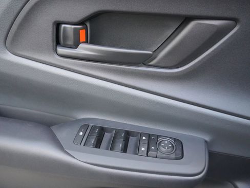 Used 2025 Toyota Prius LE image 22