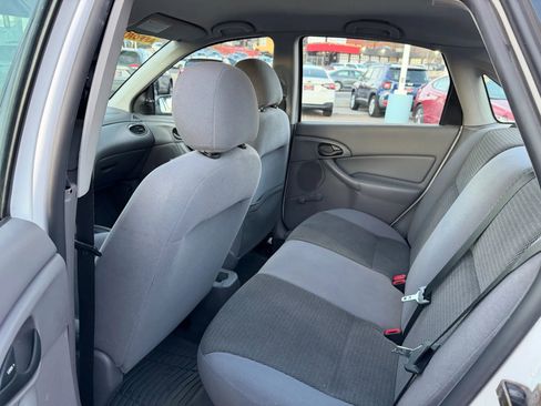 Used 2004 Ford Focus LX image 30