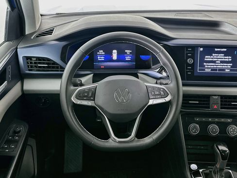 Used 2023 Volkswagen Taos SE w/ Black Wheel Package FWD image 17