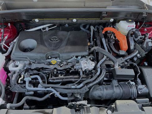 Used 2024 Toyota Venza LE image 27