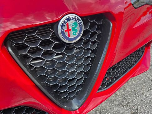 Used 2019 Alfa Romeo Giulia w/ Nero Edizione RWD image 5