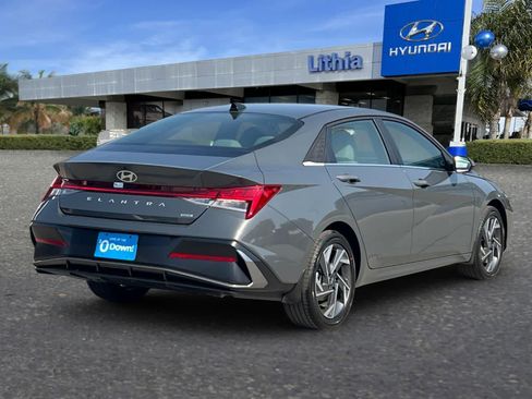 New 2025 Hyundai Elantra Limited image 2