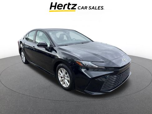 Used 2025 Toyota Camry LE image 1