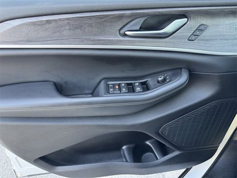 Used 2023 Jeep Grand Cherokee L Limited w/ Luxury Tech Group II image 18