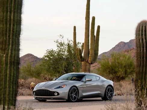 Used 2018 Aston Martin Vanquish Zagato RWD image 4