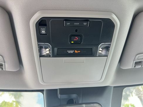 Used 2022 Toyota Tundra SR5 w/ SR5 Convenience Package image 28