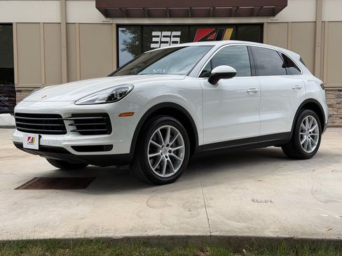 Used 2023 Porsche Cayenne AWD/4WD image 1