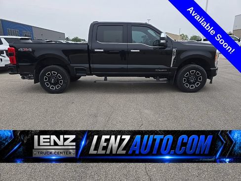 Used 2023 Ford F250 Platinum AWD/4WD image 1