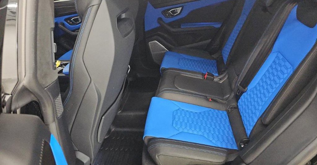 Used 2021 Lamborghini Urus AWD/4WD image 6
