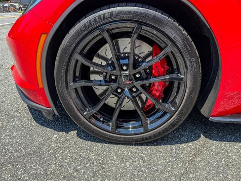 Used 2019 Chevrolet Corvette Grand Sport w/ Carbon Flash Badge Package RWD image 18