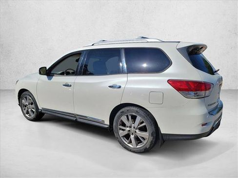 Used 2015 Nissan Pathfinder Platinum w/ Family Entertainment Package FWD image 7