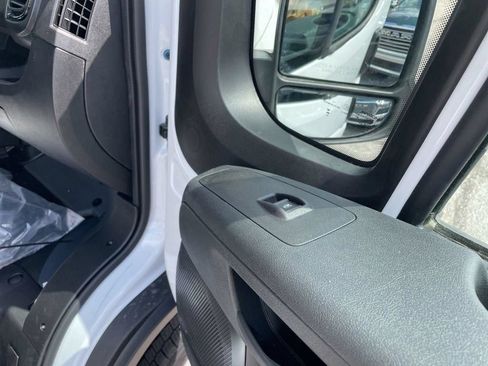 New 2026 RAM ProMaster 2500 w/ Premium Convenience Group FWD image 39