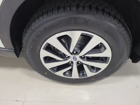 Used 2022 Subaru Outback Premium AWD/4WD image 41