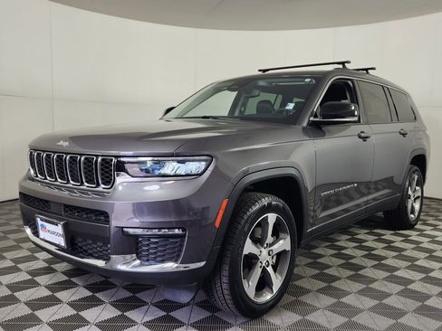 Used 2023 Jeep Grand Cherokee L Limited w/ Trailer Tow Group (B) AWD/4WD image 3