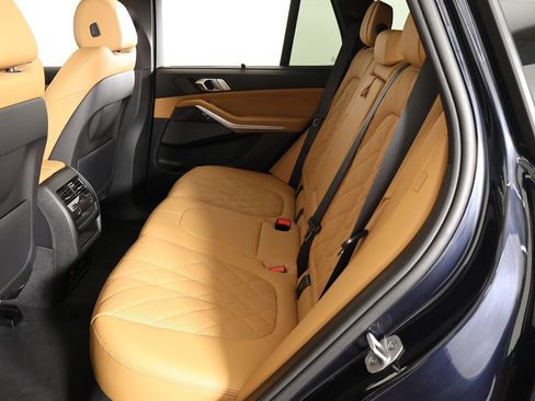 Used 2024 BMW X5 M60i AWD/4WD image 37