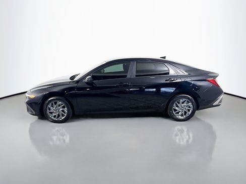 Used 2024 Hyundai Elantra SEL FWD image 6