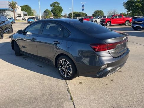 Used 2022 Kia Forte LXS image 4