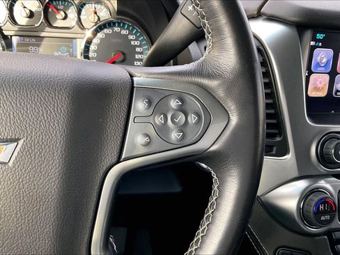 Used 2019 Chevrolet Suburban LT w/ Luxury Package image 19